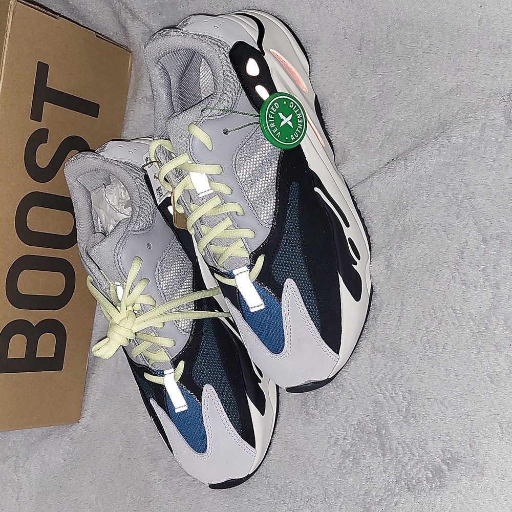 Yeezy 700 Wave Runner